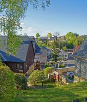 Seiffen Holzkunst Pyramidenhaus